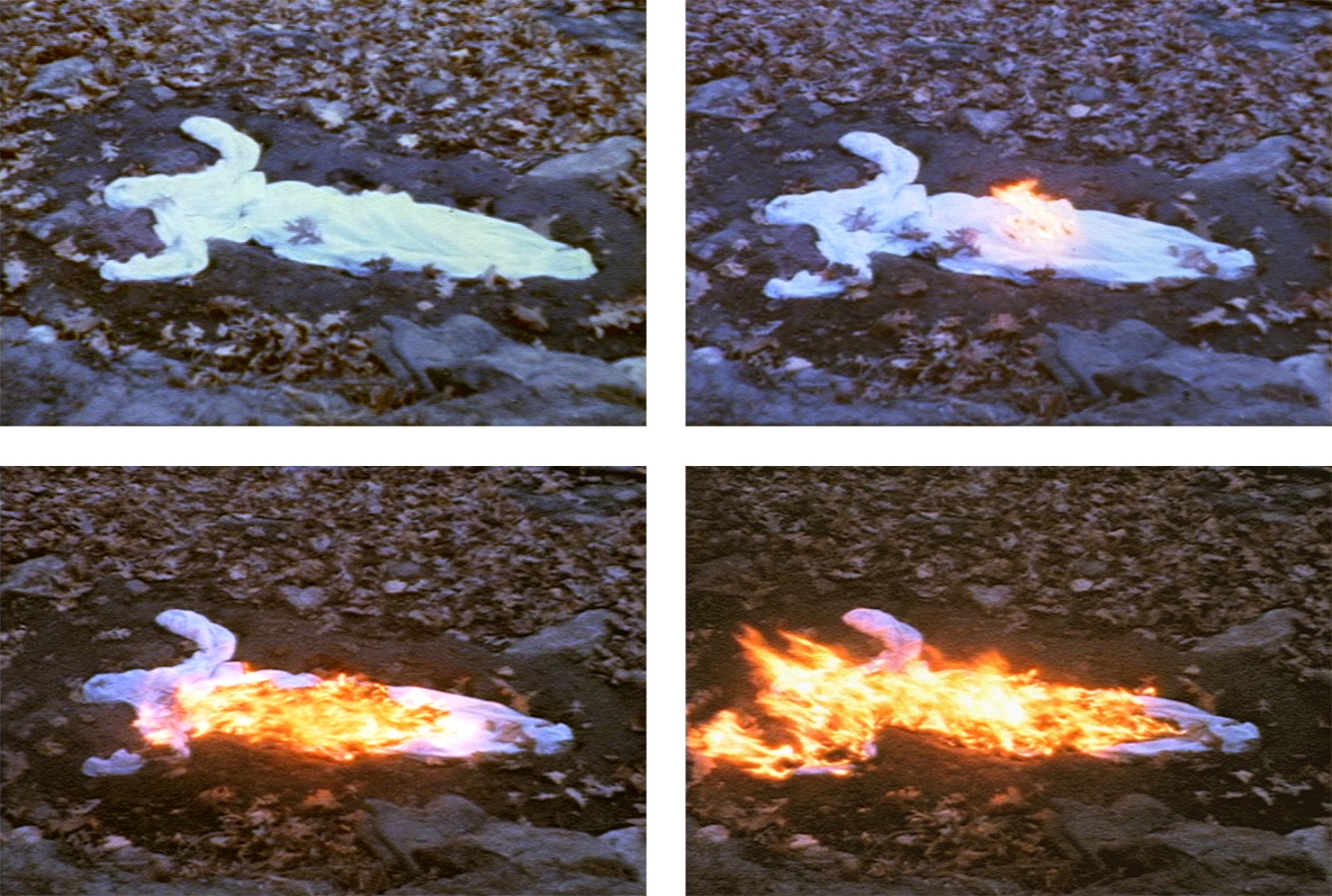 4 immagini di una performance di Ana Mendieta. terra e fuoco